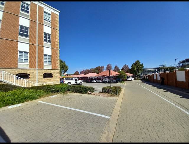 363M² OFFICE TO LET IN FOURWAYS